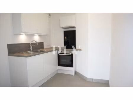 avon - f3 de 54.38 m² - 2 ch - 1 grande place parking sous sol