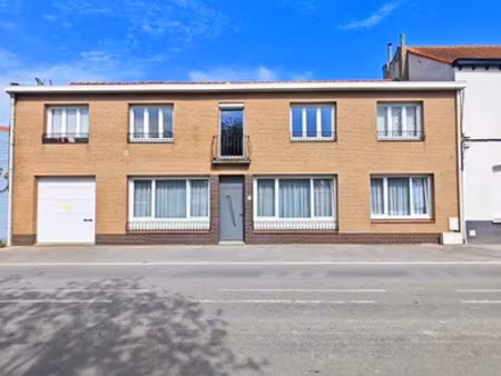 maison à crochte (59380)