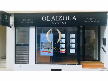 saint-jean-de-luz - droit au bail - local commercial de plain-pied avec vitrine
