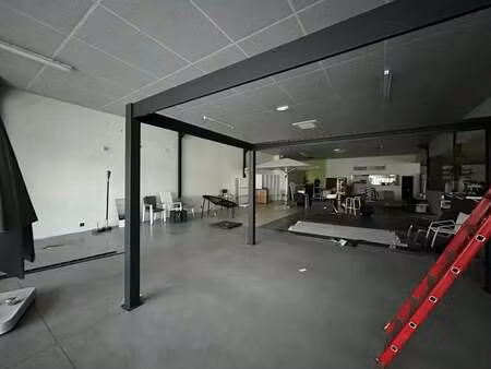 vente commerce 870 m²