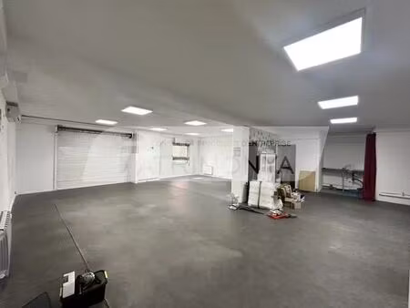 location commerce aubagne 13400 101m²