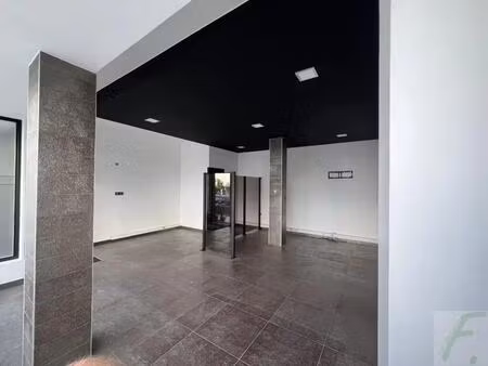 location commerce annecy 74000 56m²