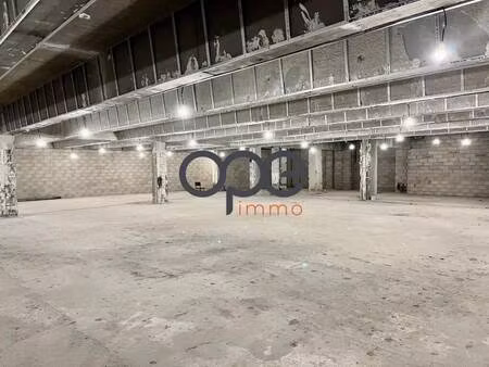 location commerce aubervilliers 93300 647m²