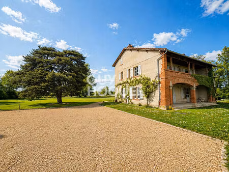 ancien pavillon de chasse - 283 m² de caractère au coeur d'un écrin de verdure