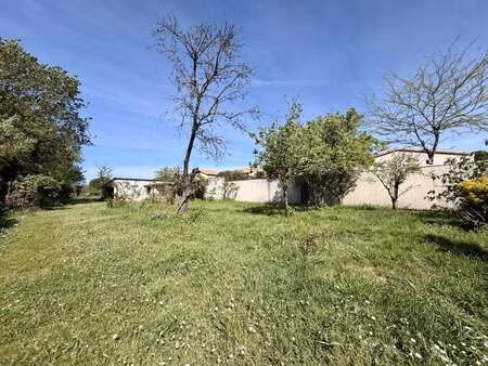 vente terrain à couëron (44220) : à vendre / 655m² couëron