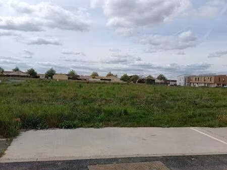 vente terrain à luçon (85400) : à vendre / 332m² luçon