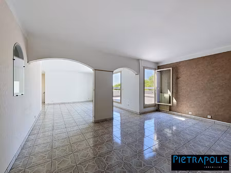 duplex lumineux avec vaste séjour & terrasse s/o – vue dégag