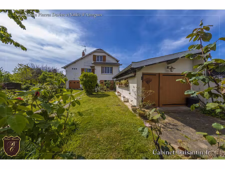 jolie maison de ville de 145 m2 au coeur d'un grand jardin