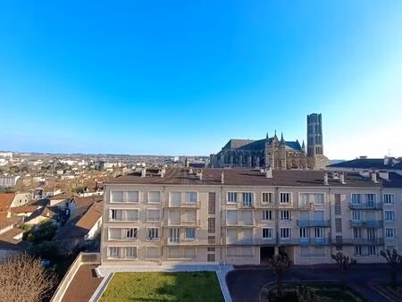 t2 rénové secteur cathédrale pour investisseur