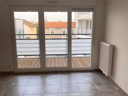 coup de cœur — magnifique t2 neuf non meublé avec balcon & parking — villemomble