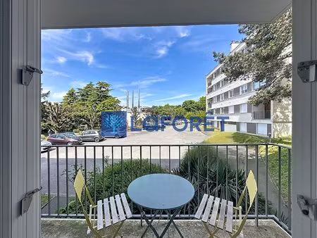 studio refait à neuf avec balcon - dpe c - idéal investissement ou premier achat