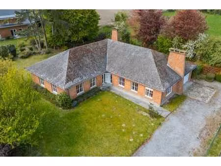 superbe maison plain-pied de 216m² à rénover à mons.