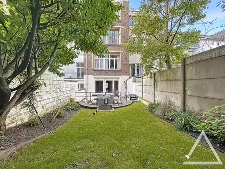 appartement lumineux avec terrasse et jardin