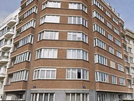 spacieux et lumineux 2 ch. à ixelles