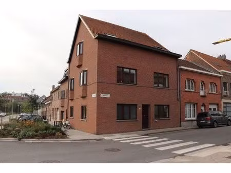 centraal gelegen opbrengsteigendom bestaande uit 4 app