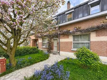 maison 3 façades de caractère avec 5 chambres et jardin