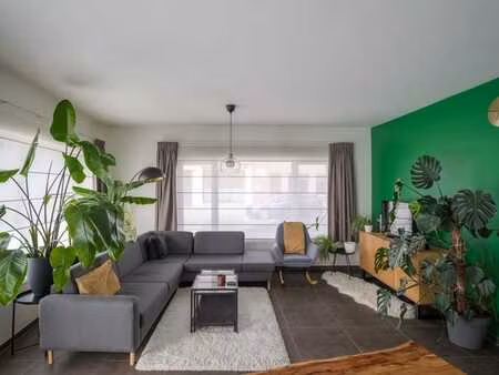 appartement de 3 chambres au rez-de-chaussée avec une belle