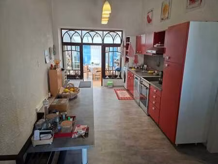 bel appartement 2 chambres  en plein centre-ville