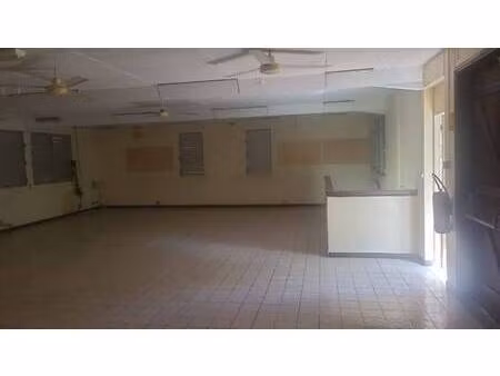 local commercial à louer