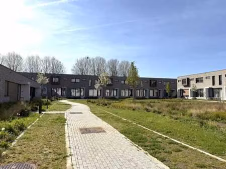 national golf brussels - duplex meublé avec parking - peb a