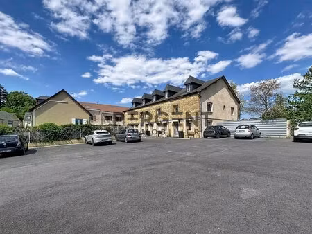 immeuble de 5 logements en triplex avec grand parking a la franc