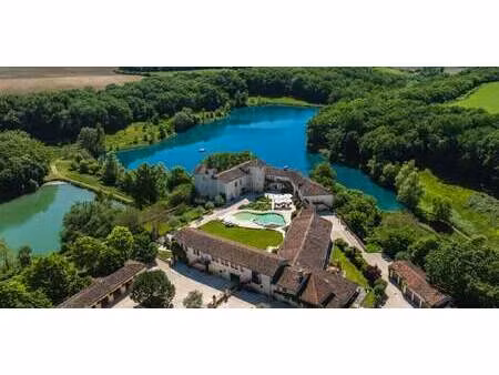 propriété avec piscine et jardin auch (32)