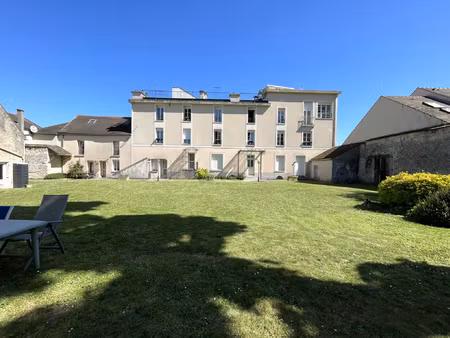 appartement duplex  2 chambres  toit terrasse  cave et place