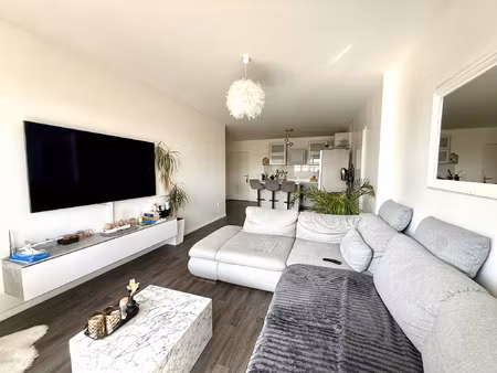 appartement 3 pièces avec balcon  parking - immeuble récent