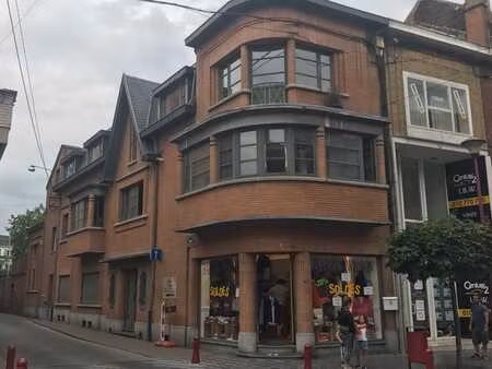 appartement de caractère situé en plein centre de wavre