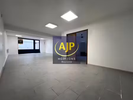 vente commerce 65 m² bayonne (64100)