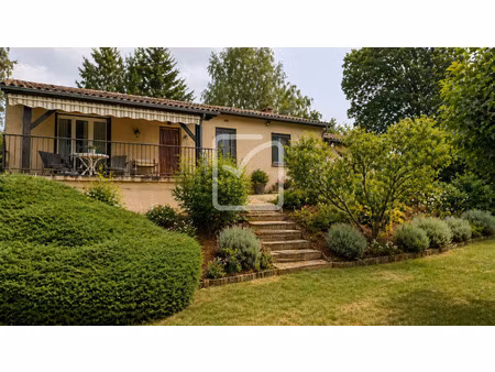 contemporaine de plain pied sur beau terrain paysage de 3440