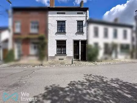charmante maison fraîchement rafraîchie idéalement située