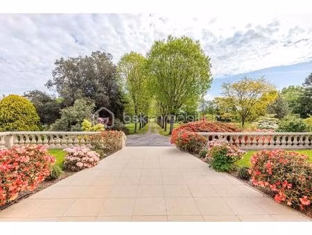 maison d’exception de 200 m² avec piscine et domaine de 15 000 m² – cadre naturel préservé