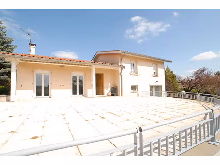 location maison 5 pièces 136 m² à saint-symphorien-d’ozon (69360)