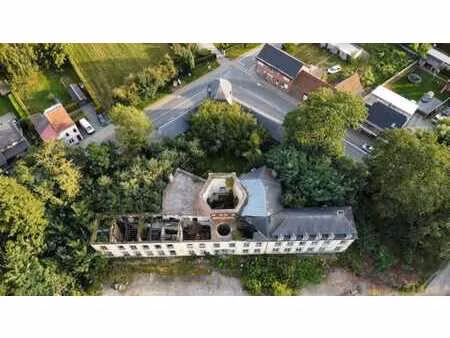 chateau a renover