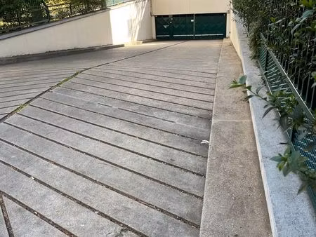parking 10 m2 – gardé 24/7 - paris 75016 - quartier auteuil - mirabeau