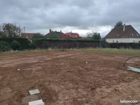terrain 540 m² vitot