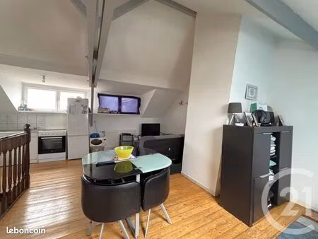 studio 1 pièce 28 m²