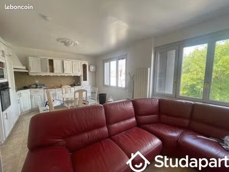 chambre 1 pièce 12 m²
