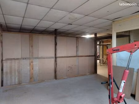 loue box 6m2 et 30m2 isolé sécurisé