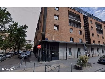 parking 9 m² lille