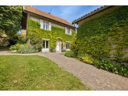 villa de luxe à vendre dans le quartier est