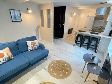 f2 meublé rénové 45 m² – parking gratuit – emplacement idéal à longeville-lès-metz