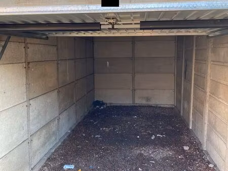 a louer garage / box
