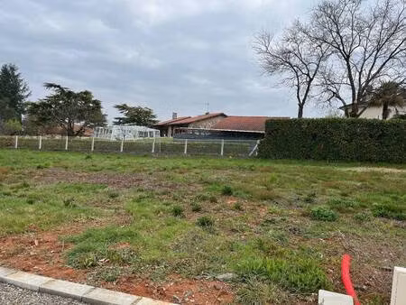 terrain constructible viabilisé à vendre
