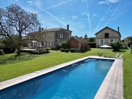 maison de luxe à vendre à blaye