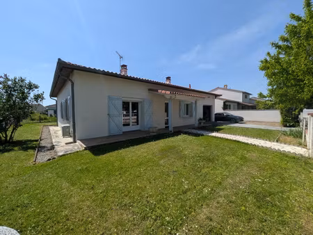 maison de plain pied avec garage et jardin