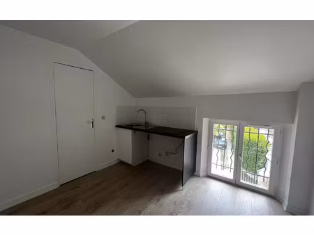 location appartement  m² t-1 à bures-sur-yvette  740 €
