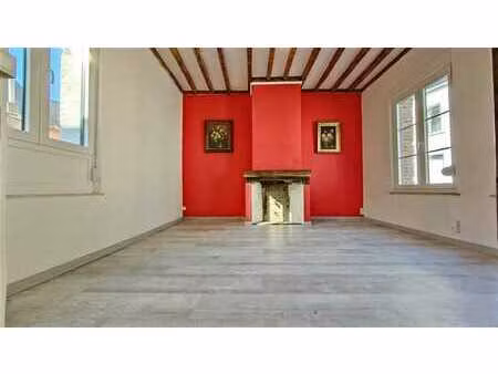 charmante maison mitoyenne partiellement rénovée