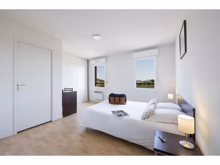 location grand studio - 33 m2 - résidence à gerzat